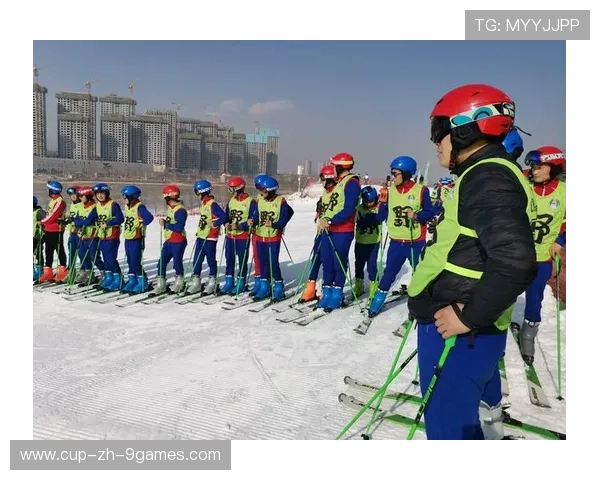 冰雪运动俱乐部推动少儿滑雪课程的安全陪练与监护，冰雪运动培训机构